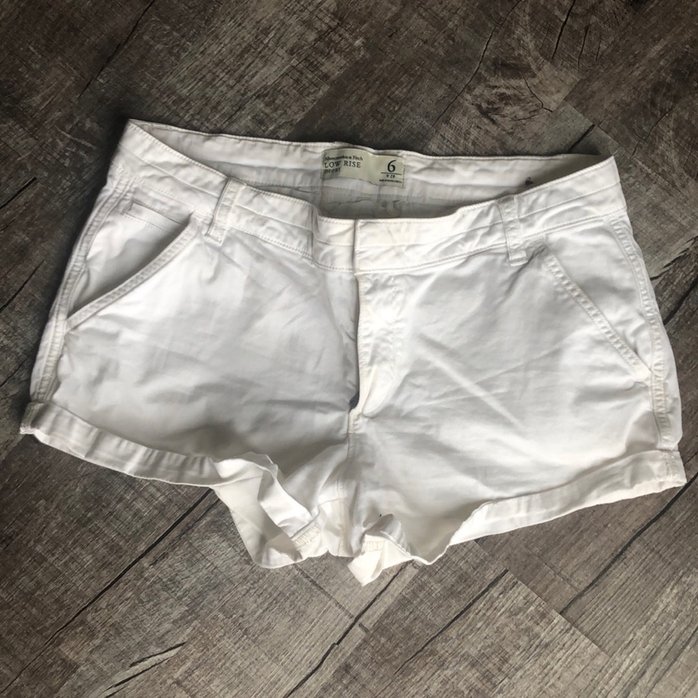 Abercrombie low rise size 6 white shorts